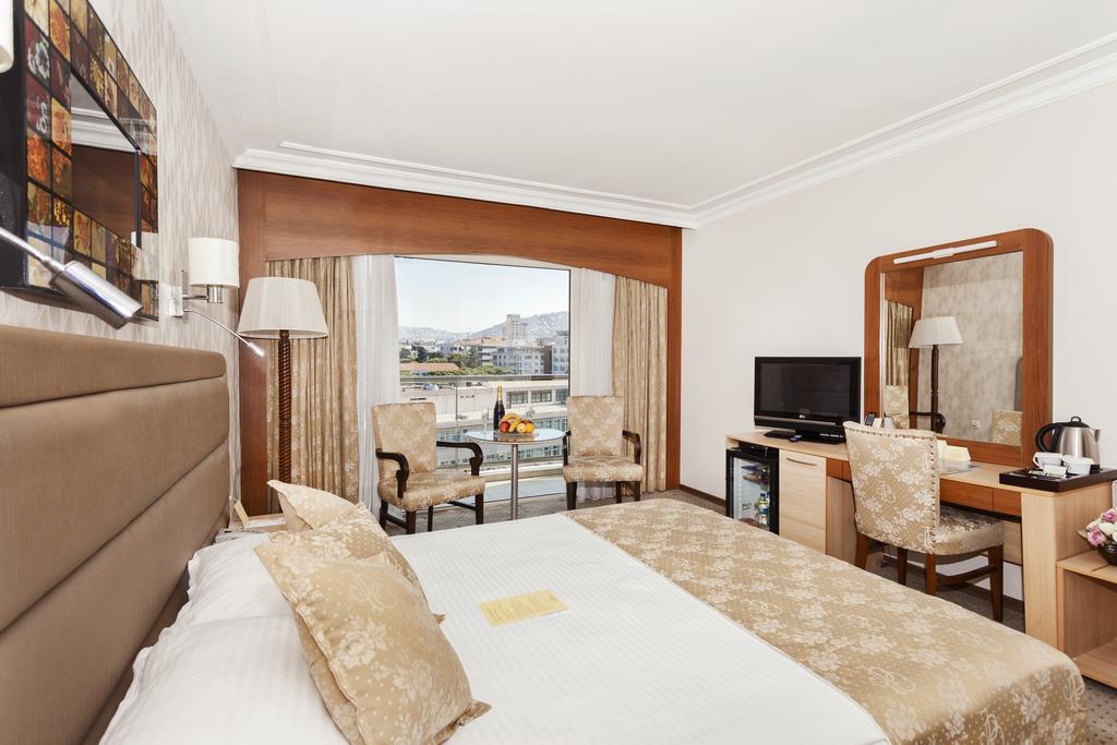 Izmir Palas Hotel Room photo