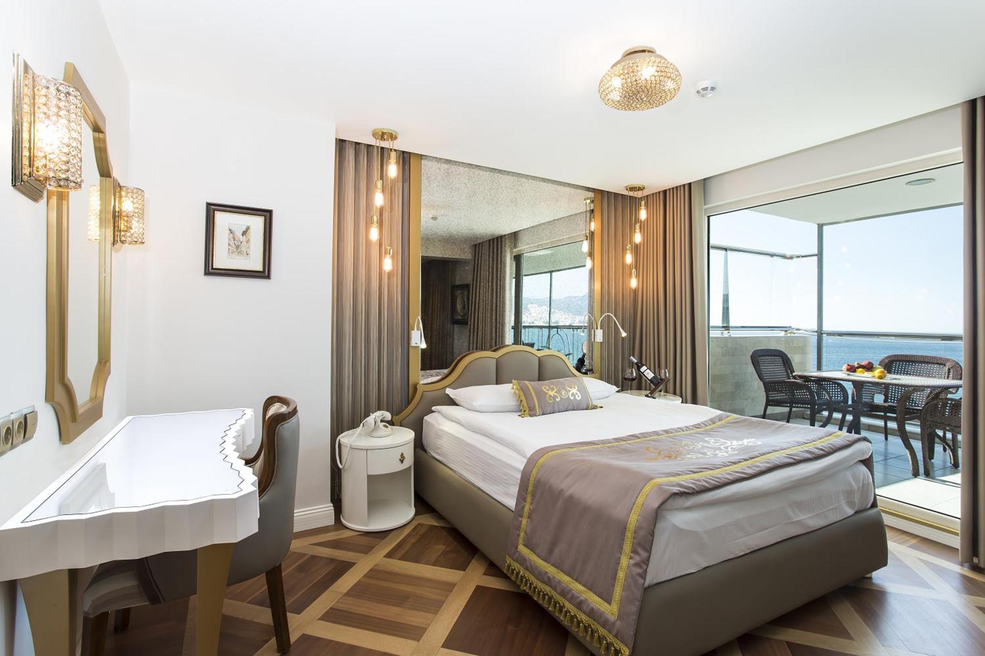 Izmir Palas Hotel Room photo