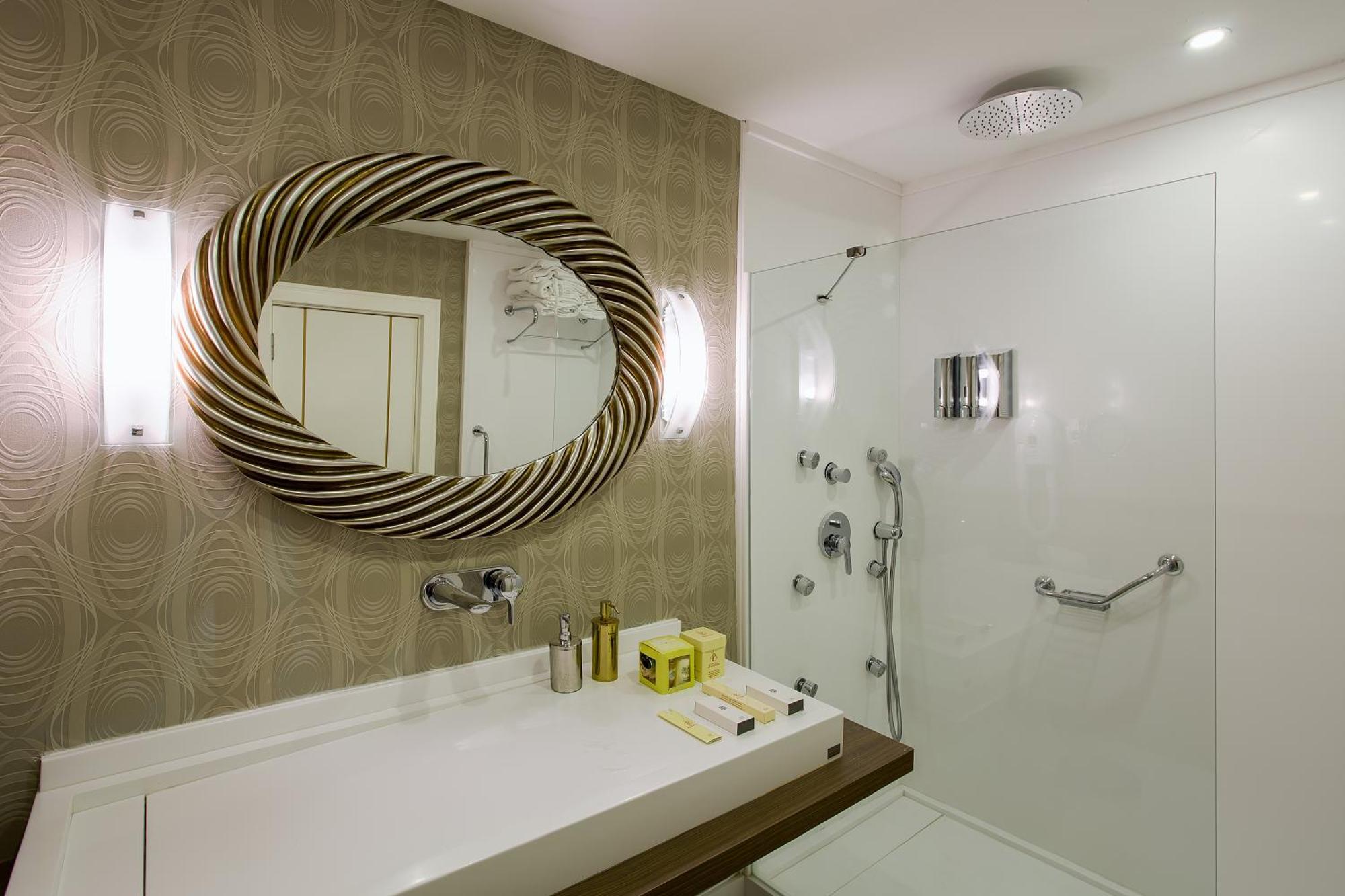 Izmir Palas Hotel Room photo